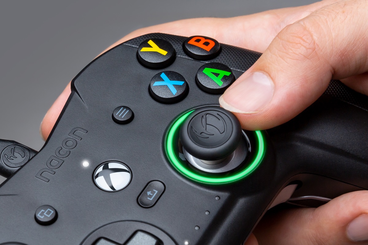 Nacon Lance Sa Manette Revolution X Pro Controller Pour Xbox Et PC