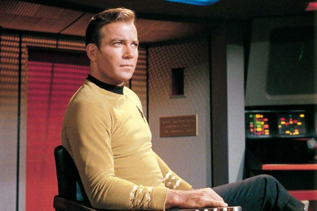 William Shatner Capitaine Kirk Dans Star Trek Senvole Vraiment