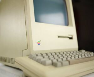 Ceci est une révolution il y a 40 ans naissait le premier Macintosh d