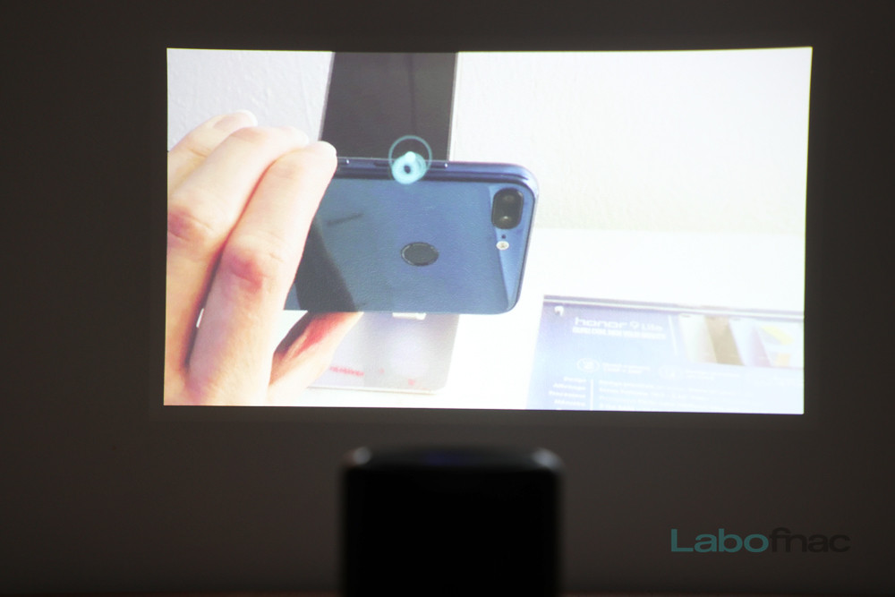 Test Nebula Capsule : un vidéo projecteur qui tient dans une cannette de  soda ! - Maison et Domotique