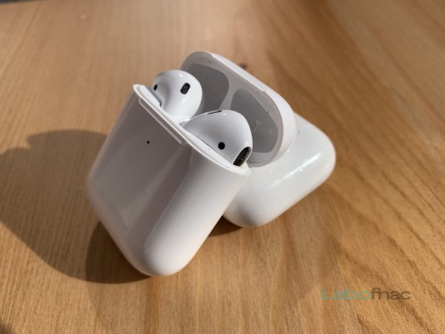 Apple AirPods v2