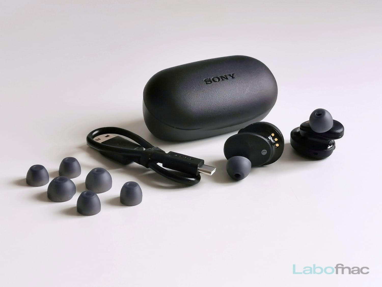 Test Sony WF-XB700 : des écouteurs true wireless endurants et généreux en  basses - Les Numériques