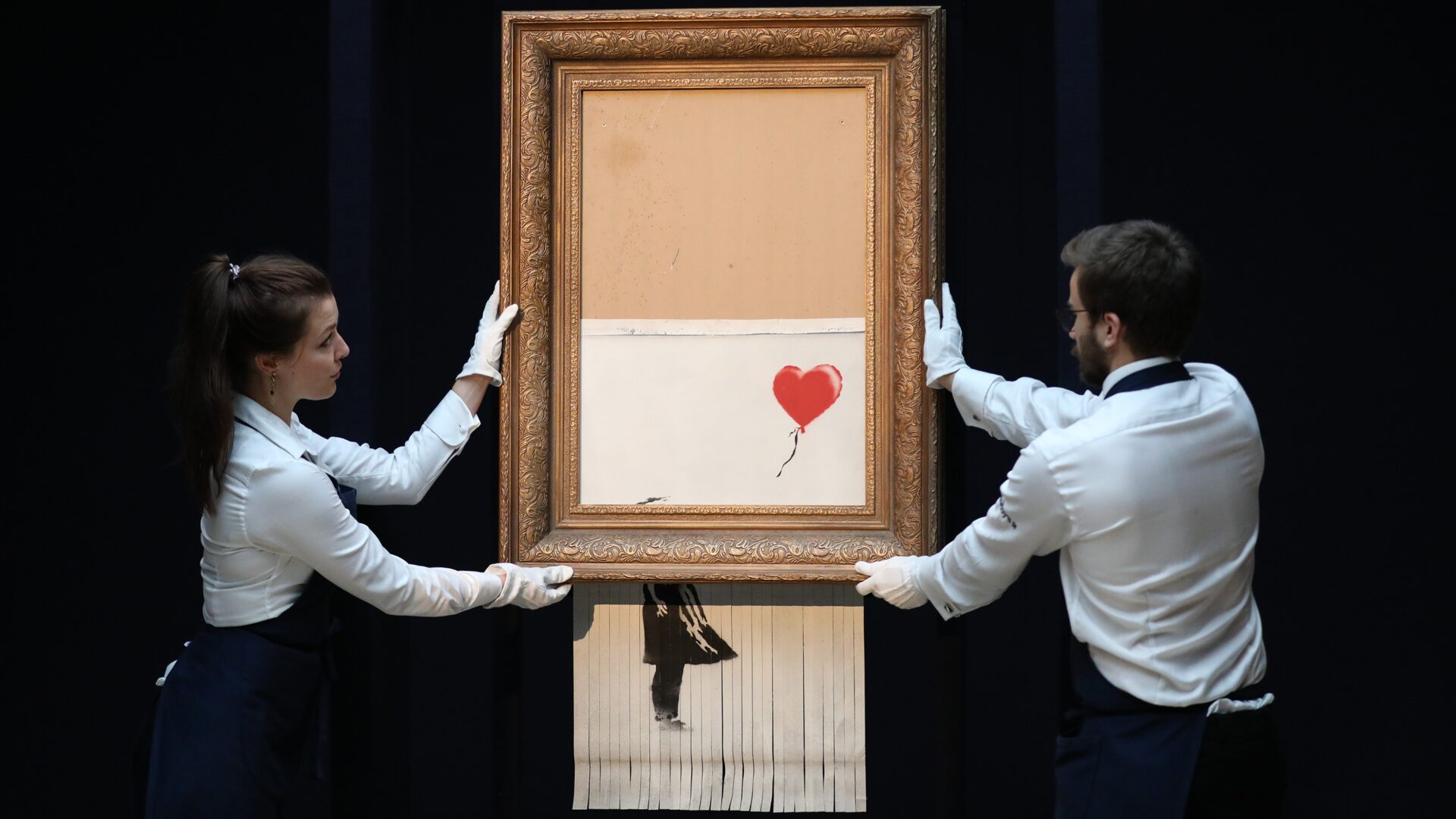Love is in the bin, la toile auto-détruite de Banksy revient aux