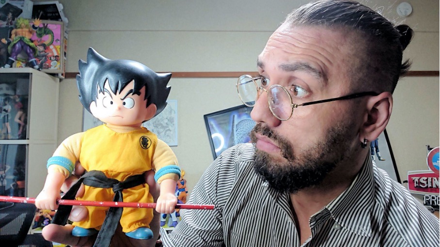 Jamais sans sa figurine : une “doll” Goku datant de 1986. 