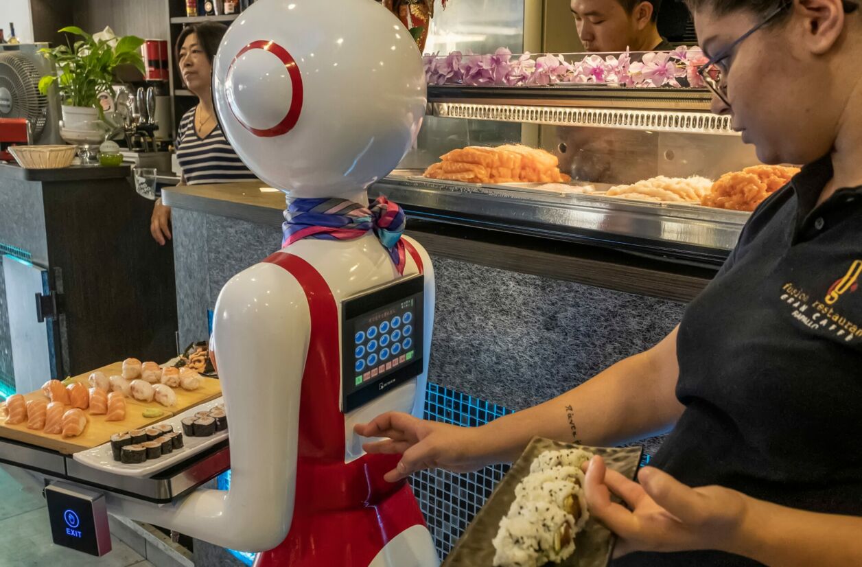Aux États-Unis, les restaurants font appel aux robots pour pallier le manque de personnel