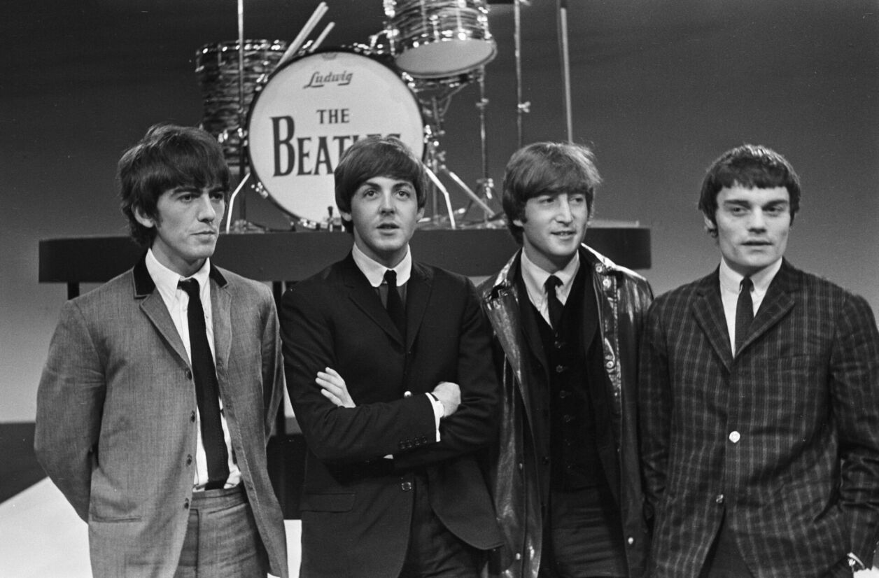 Les Beatles lors d'un enregistrement à Hillegom (Pays-Bas) en juin 1964. A droite, le batteur Jimmie Nicol remplace Ringo Starr, malade lors de la tournée.