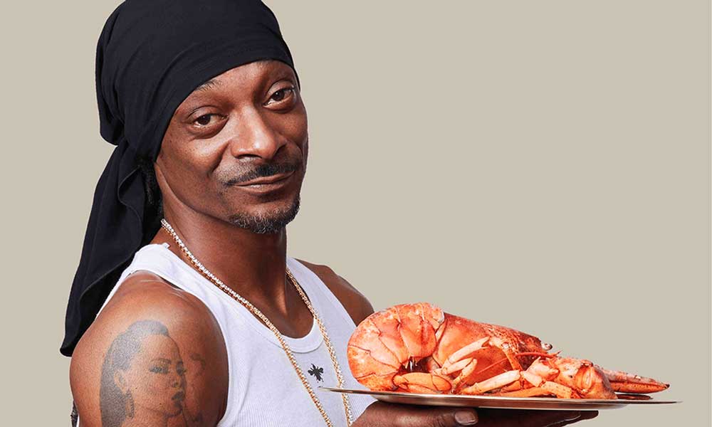 Snoop Dogg dévoile ses meilleures recettes dans son livre de cuisine.