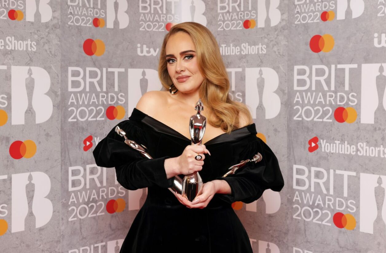Adele triomphante aux Brits Awards 2022 