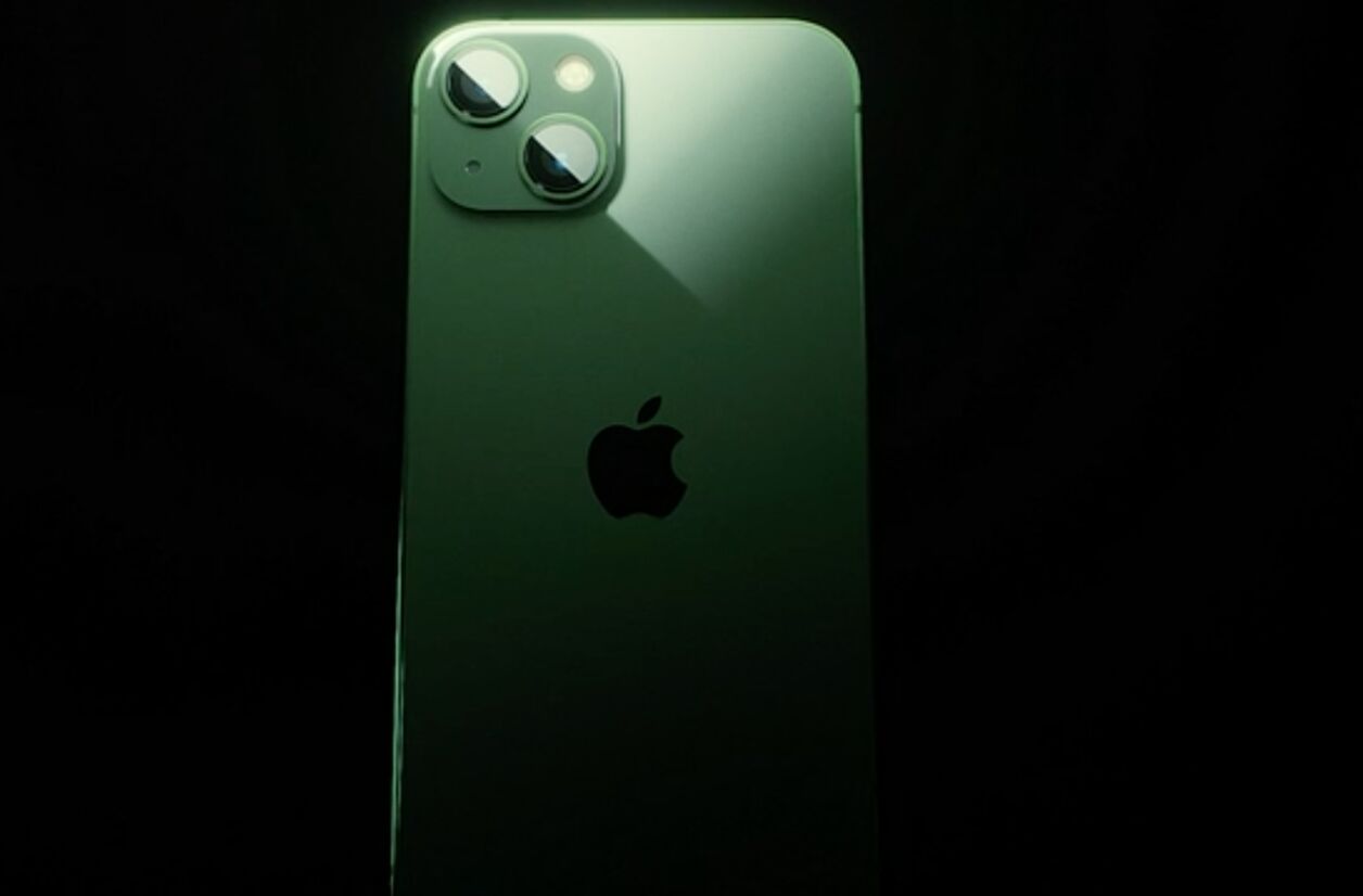 L'iPhone 13 dans sa nouvelle teinte verte