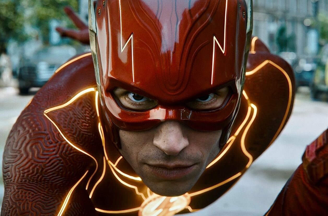 Ezra Miller est de retour dans le costume de The Flash ce mercredi 14 juin dans les cinémas français. 