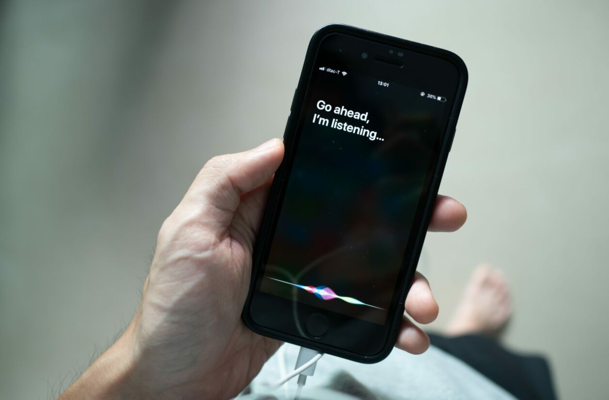 Apple a développé une voix non-genrée pour Siri.