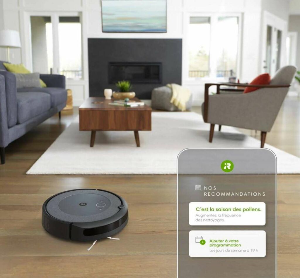 Le nouvel aspirateur-robot Roomba i5 est programmable grâce à l'application dédiée et aux commandes vocales.