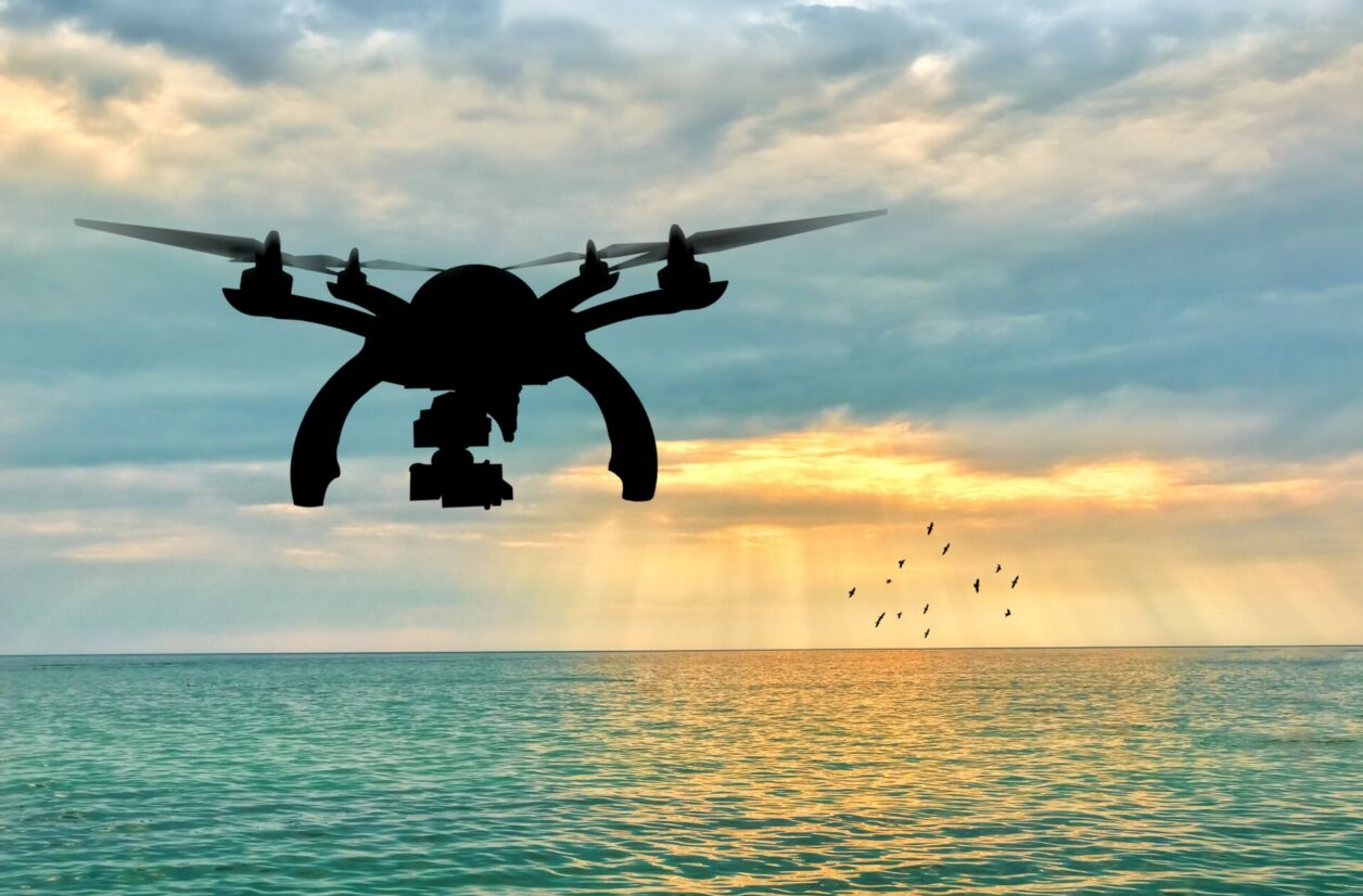 Des pêcheurs utilisent des drones pour repérer des poissons, voire pour larguer directement leur ligne.