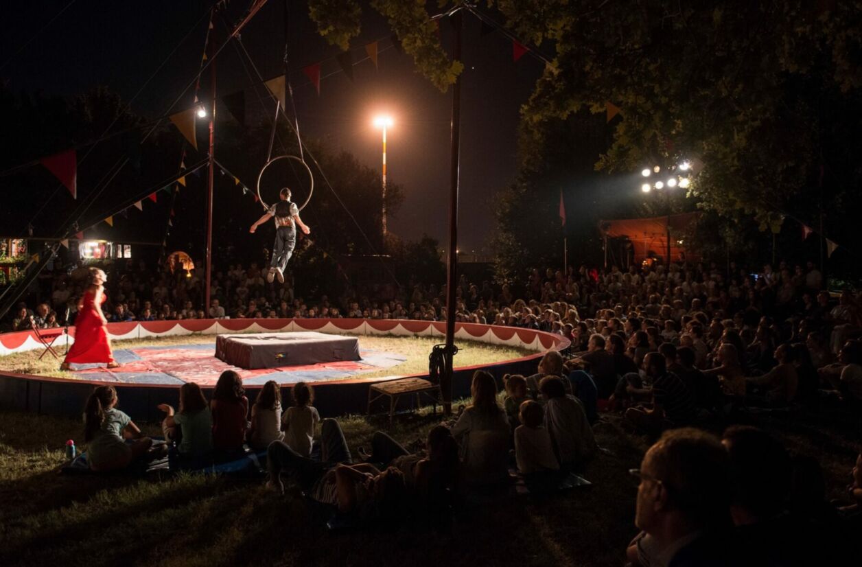 Le Cirque Bidon en représentation.