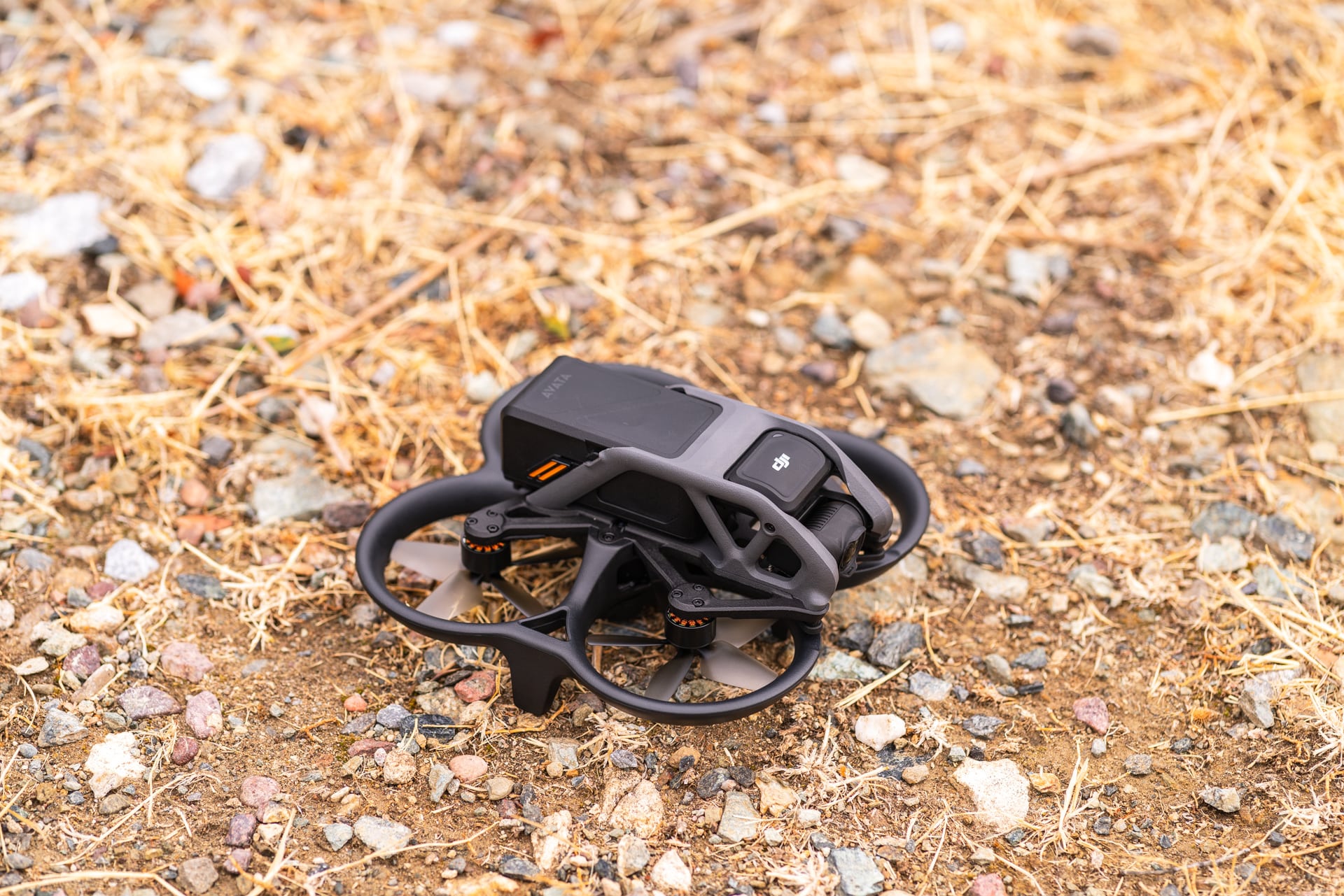 Contrôleur De Mouvement DJI FPV - Pour Drone FPV - Compact, Intuitif, à Une Main - Autonomie 300 Min, Portée Jusqu'à 10 Km - Poids 167 G