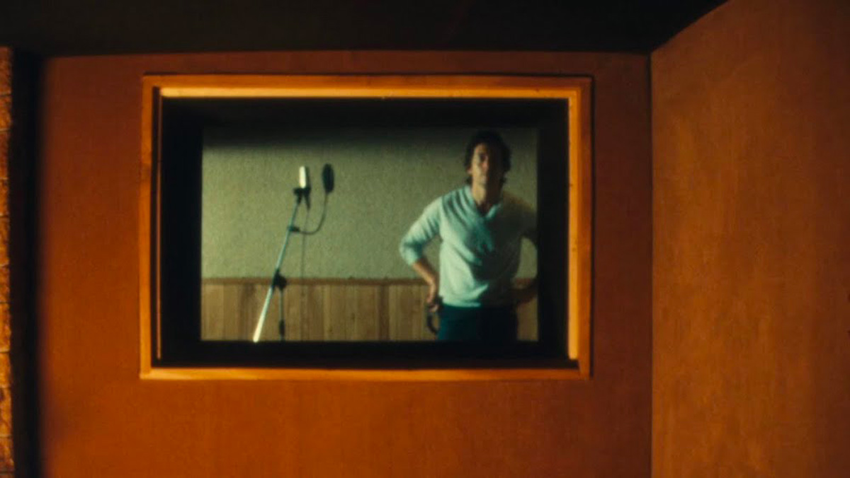 Alex Turner dans le clip de “There’d Better Be a Mirrorball”, premier extrait officiel du prochain album d'Arctic Monkeys.