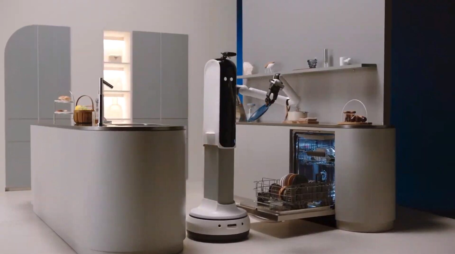 En 2021, Samsung a présenté Handy, un robot multi-tâches ménagères.
