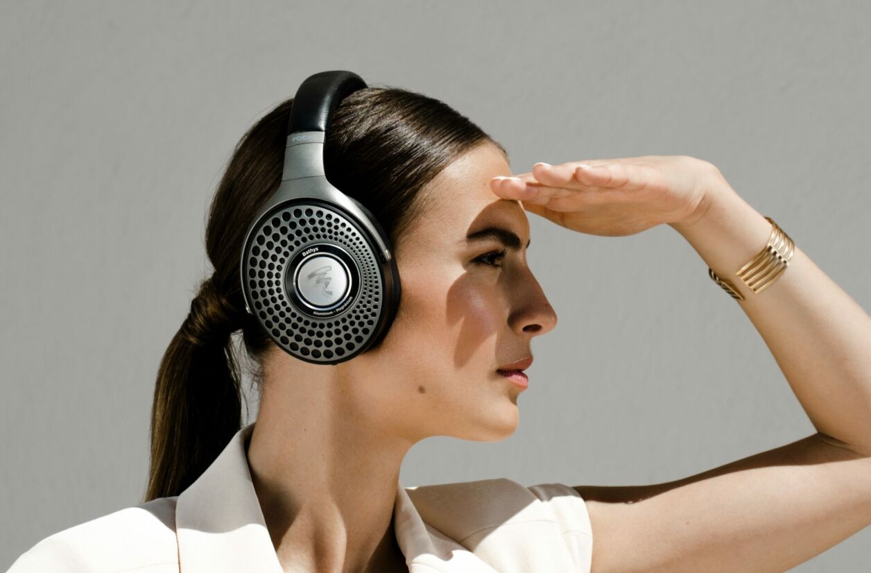 Le casque Bluetooth Bathys de Focal est le premier casque à réduction de bruit numérique de la marque française. 