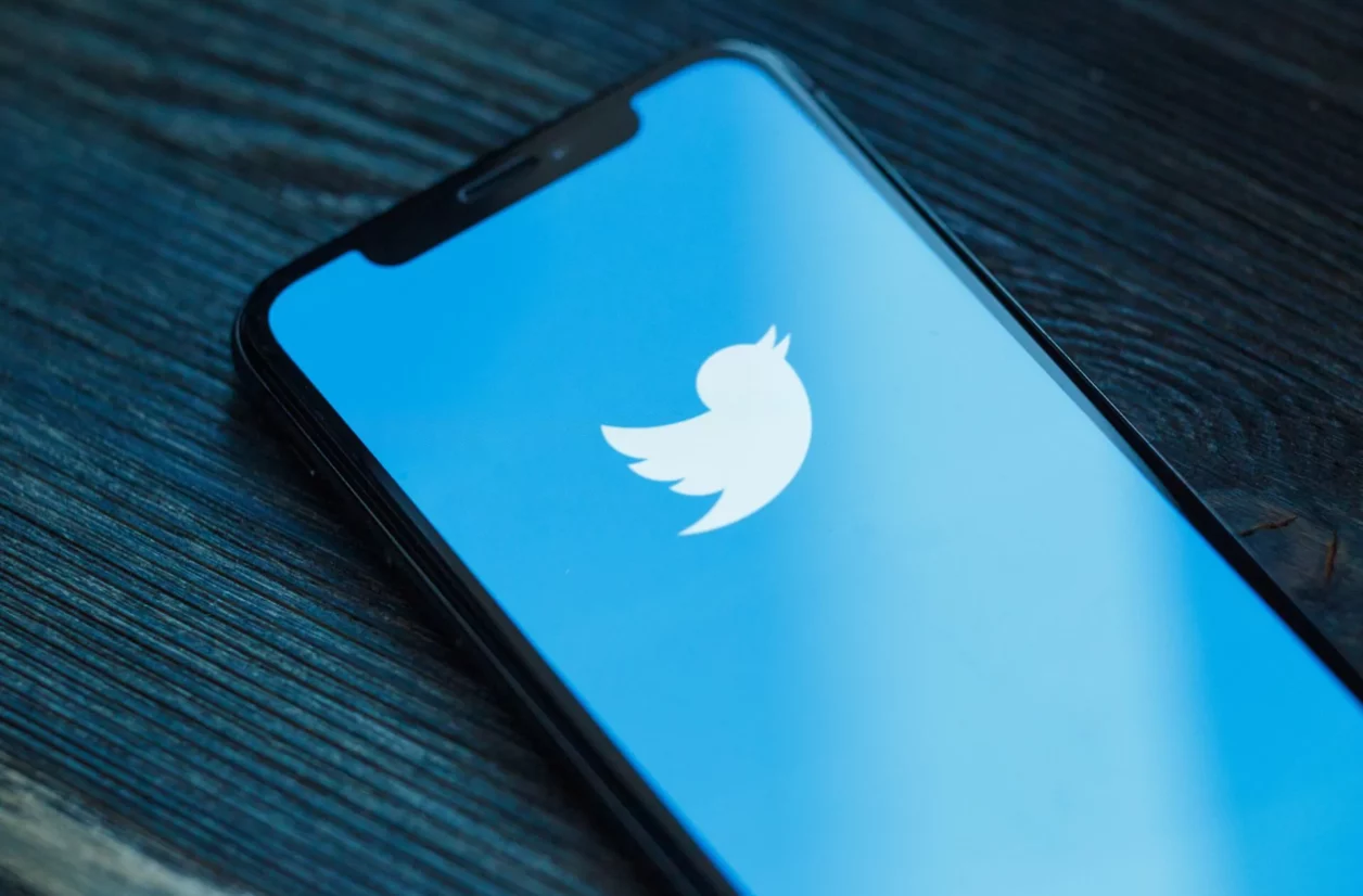 Ces nouveaux messages de Twitter peuvent laisser penser à une nouvelle politique de la plate-forme pour gagner, ou retenir, un maximum d'utilisateurs. 