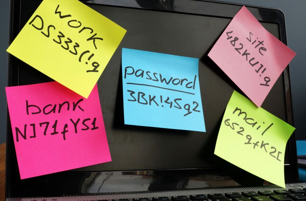 Parfois, écrire son mot de passe sur un post-it peut être plus sécurisé que de l'enregistrer sur un fichier word ou pdf. 