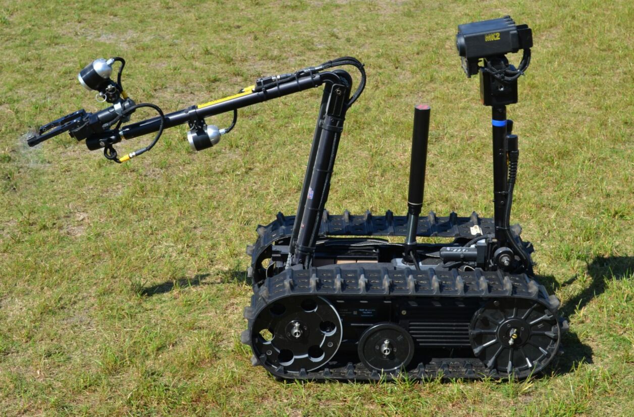 Un type de robot démineur utilisé aux États-Unis, qui peut déjà tirer des balles à blanc.