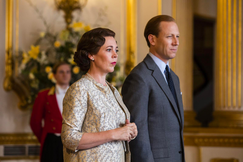 La reine Elizabeth (Olivia Colman) et le roi Philip (Tobias Menzies) dans la saison 3 de “The Crown”.