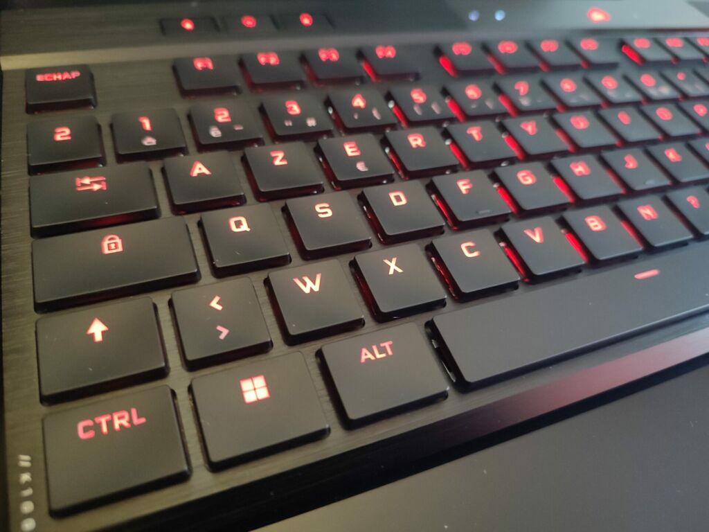 Test du Corsair K100 Air : un clavier gaming qui met les choses à plat