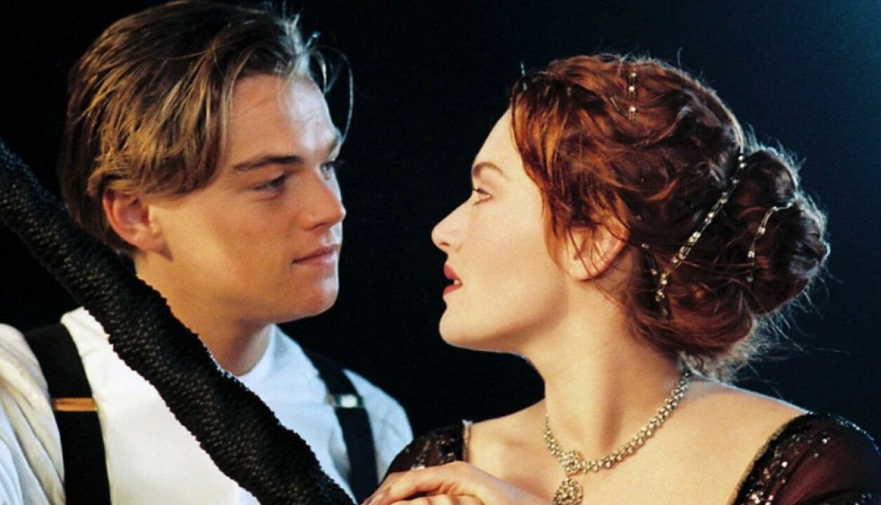 Leonardo DiCaprio et Kate Winslet dans Titanic. © 20th Century Fox