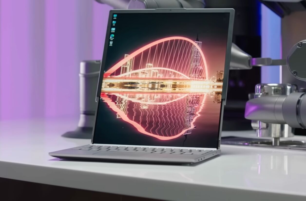 S'il a l'air d'un PC portable tout à fait traditionnel dans sa configuration de base, l'ordinateur déroulant de Lenovo propose en réalité un tout autre visage. 