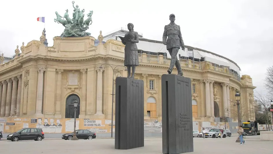 La statue virtuelle de Simone Veil apparaîtra à côté de celle du général de Gaulle à Paris.