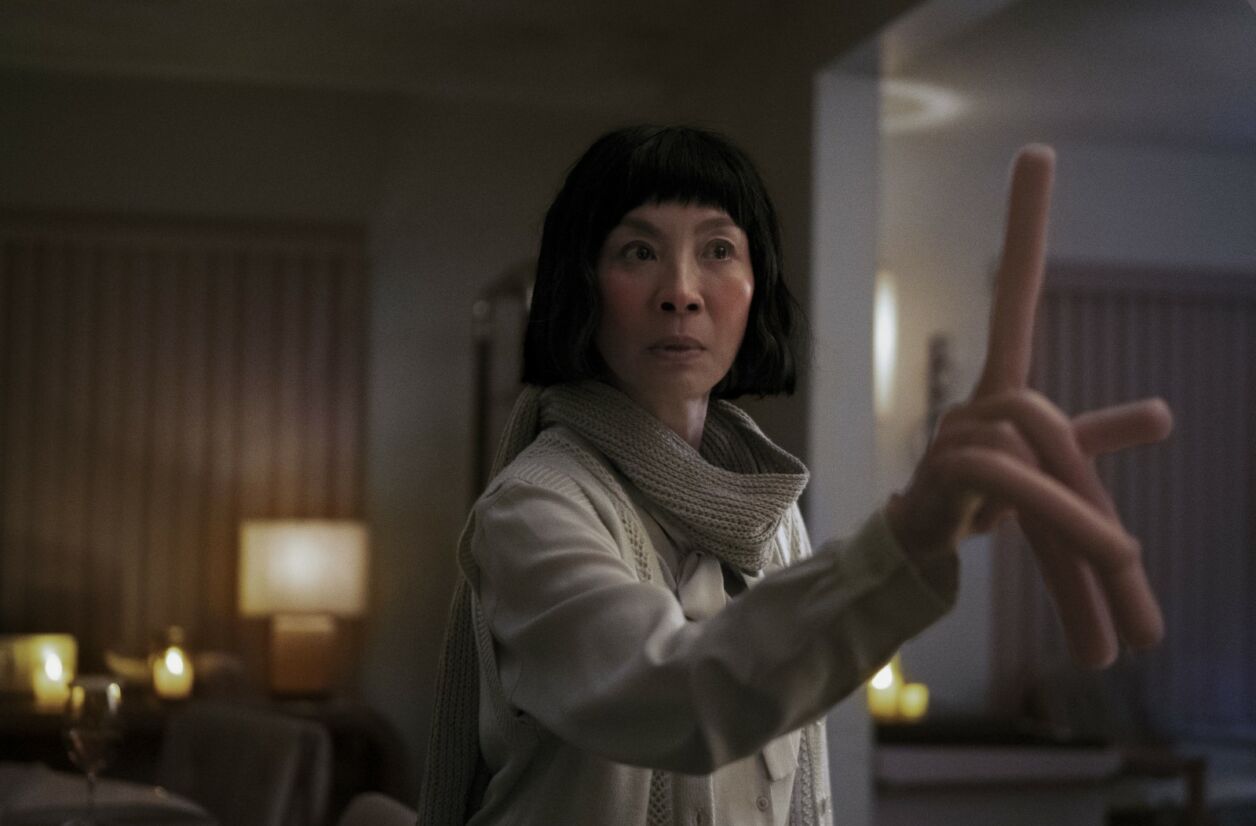 Michelle Yeoh dans Everything Everywhere All At Once.