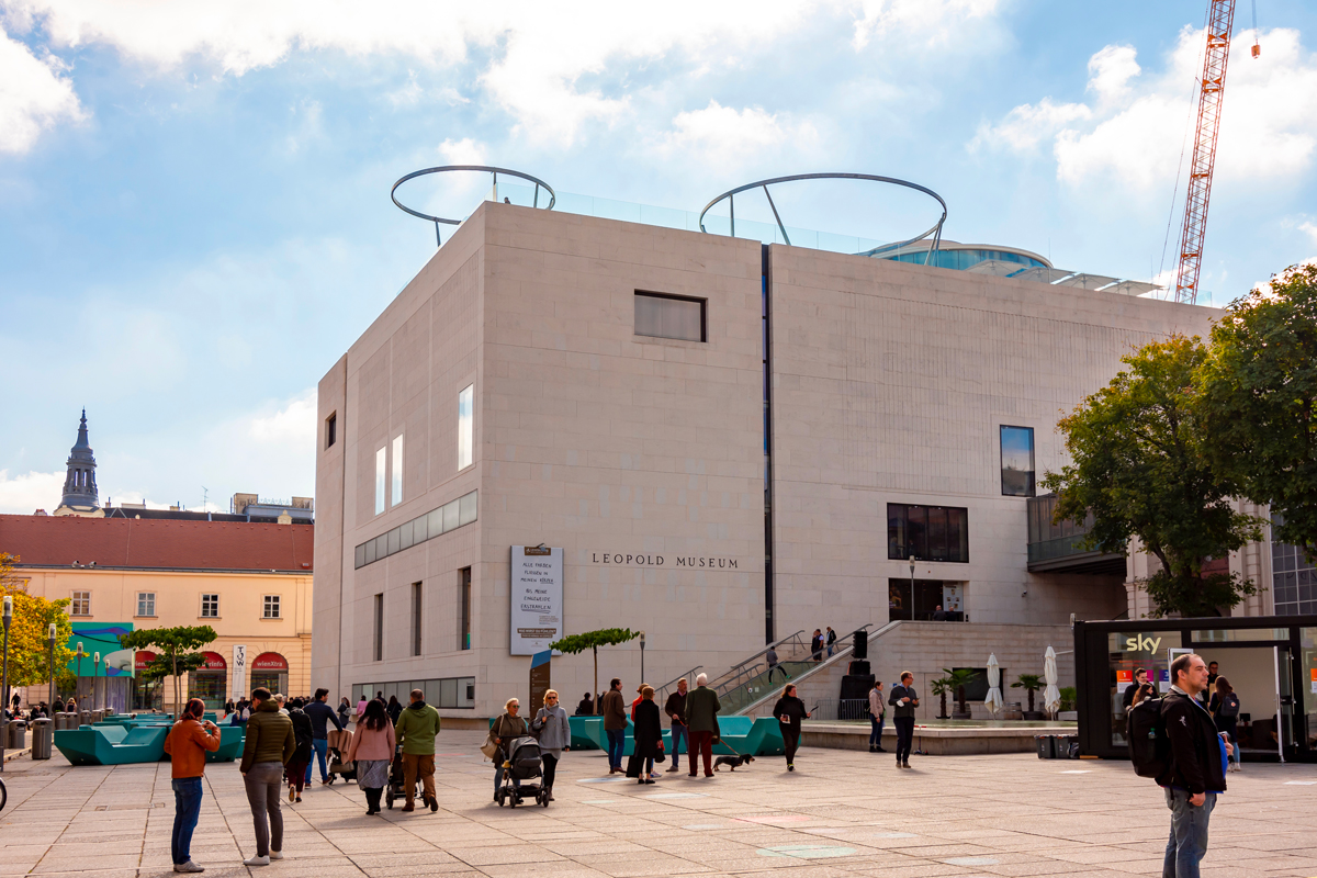Le musée Leopold de Vienne a décidé de sensibiliser le grand public au changement climatique.