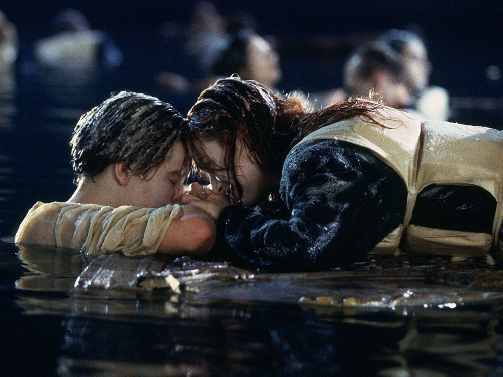 Cyrus North a notamment jugé le comportement de Rose et Jack dans “Titanic”.