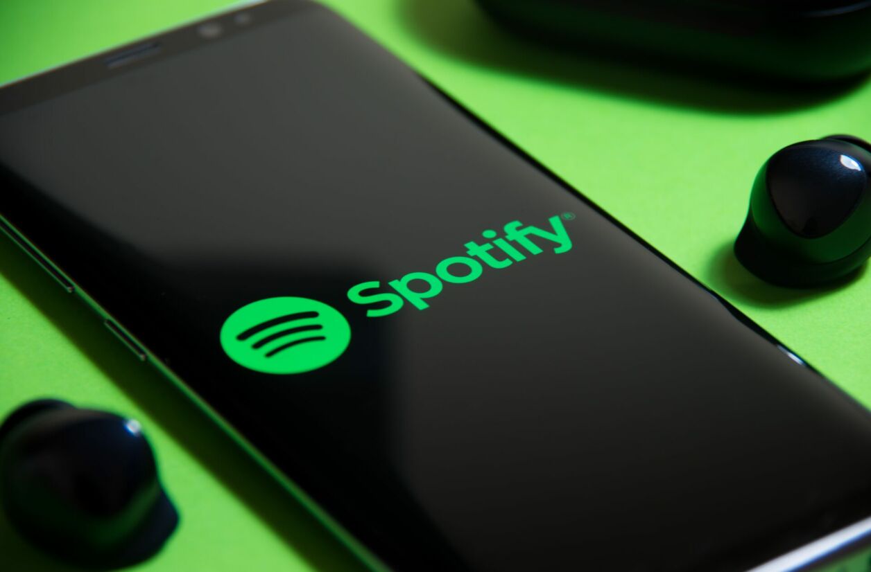 Spotify a fermé deux services en un mois. Des services acquis lors de modes mondiales, qui ont perdu de leur attrait au fil du temps. 