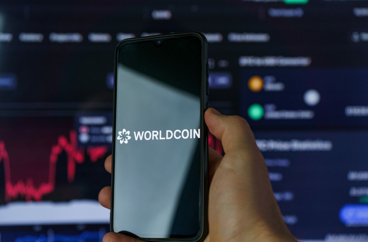 Le projet Worldcoin consiste en une plateforme d’identité numérique et une monnaie numérique, « reçue simplement pour le fait d’être humain ».