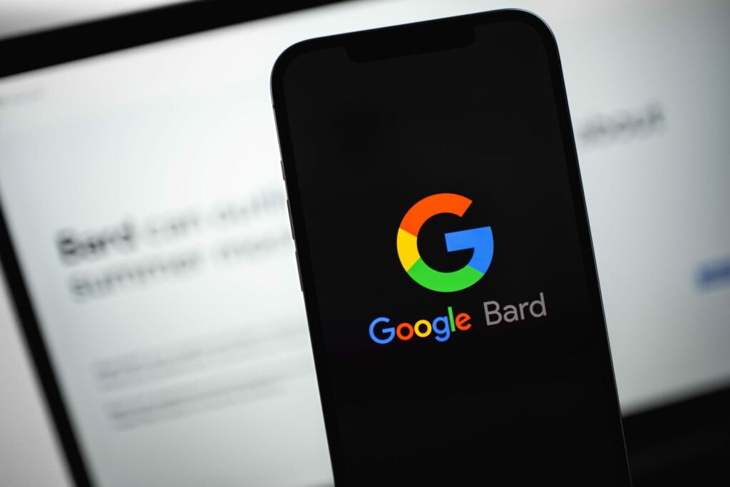 Bard, il chatbot di Google, è finalmente disponibile in Francia