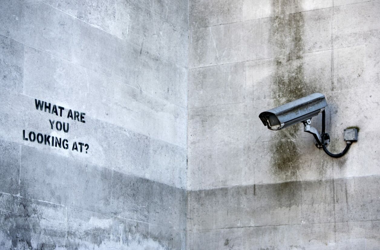 Les oeuvres de Banksy peuvent être aperçues sur les murs de Londres, Jérusalem et en Ukraine. 