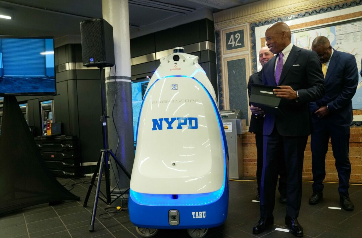 Le robot sera aussi accompagné d’un policier pour les deux mois de sa période d’essai.