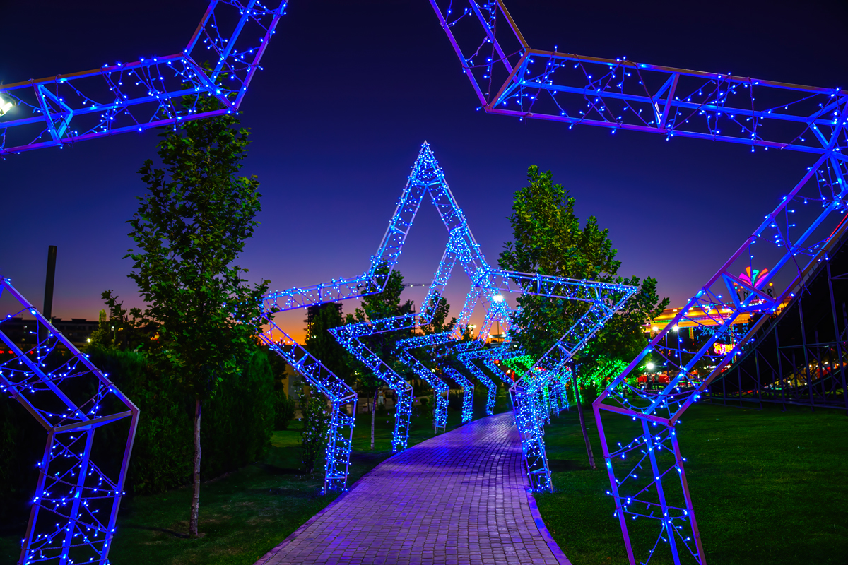 Cinq promenades et spectacles lumineux à voir à Noël, à Paris. 