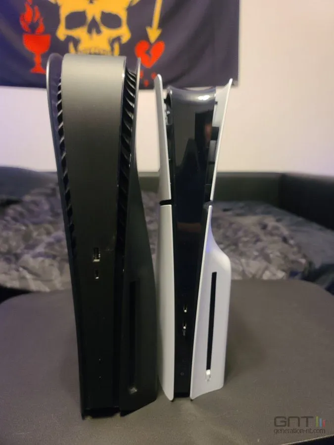 PS5 Slim : une connexion obligatoire pour le premier branchement du lecteur  disque externe