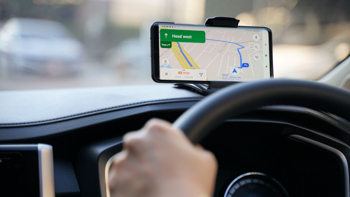 Vous utilisez le mode voiture de Google Maps ? Préparez-vous aux adieux