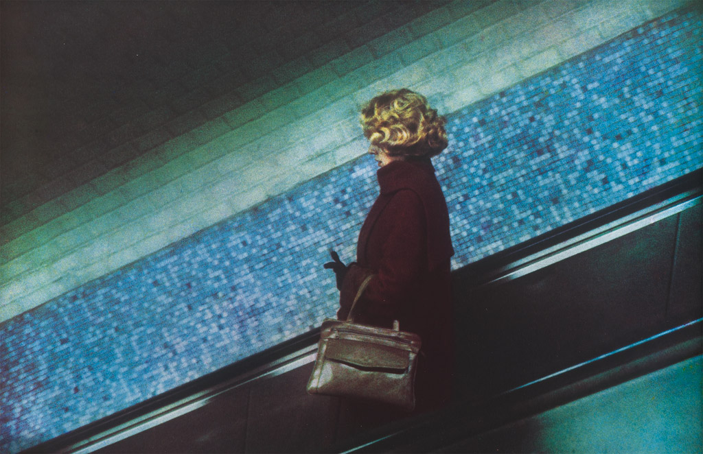 Dolorès Marat, “La femme aux gants”, 1987, tirage au charbon en quadrichromie (procédé Fresson).