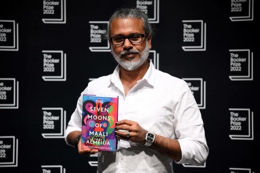 Shehan Karunatilaka lors de la remise du Booker Prize.