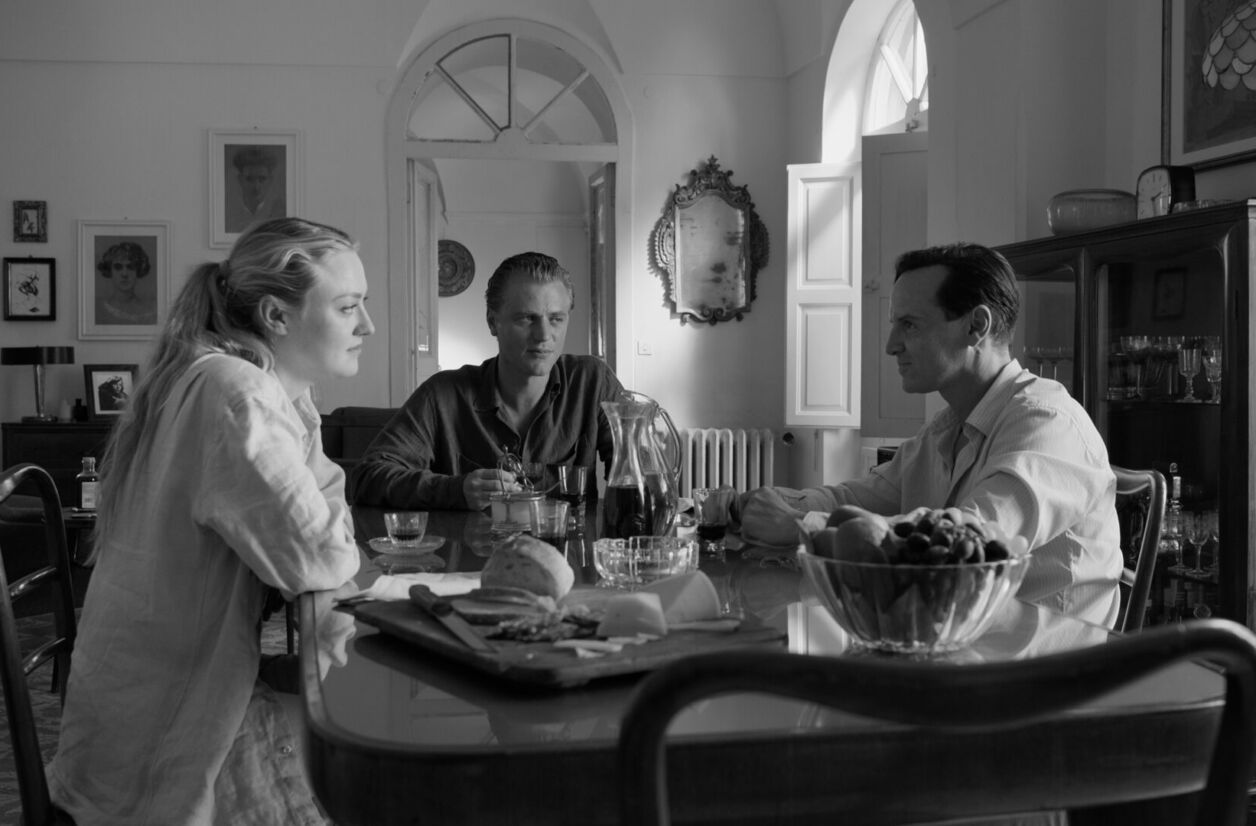 Dakota Fanning, Johnny Flynn et Andrew Scott dans Ripley.