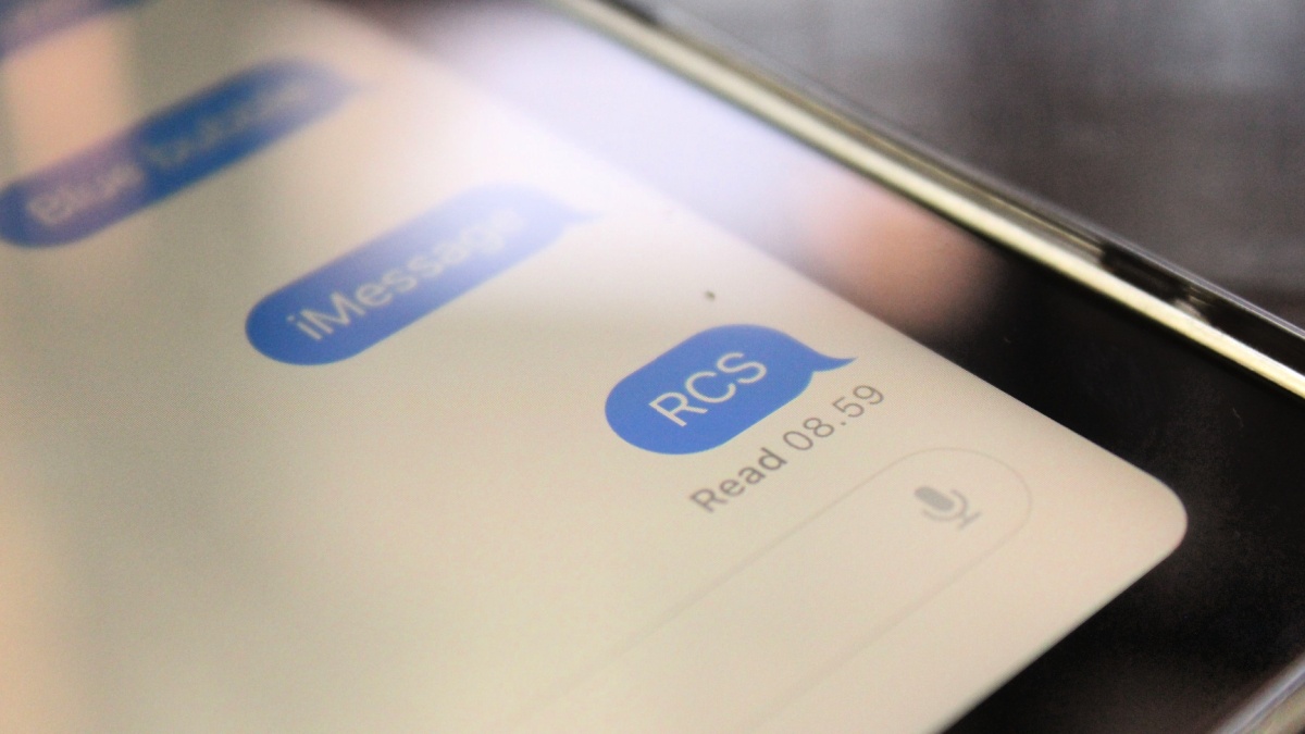 Échanges de SMS entre Android et iPhone : ce qui change (et ne changera pas) avec iOS 18