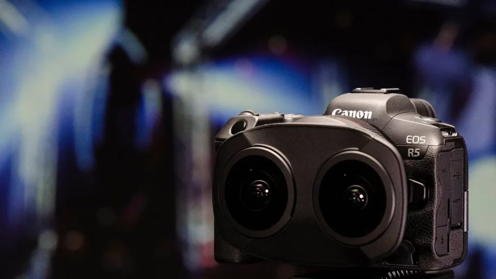 Canon's new lens enables virtual reality content