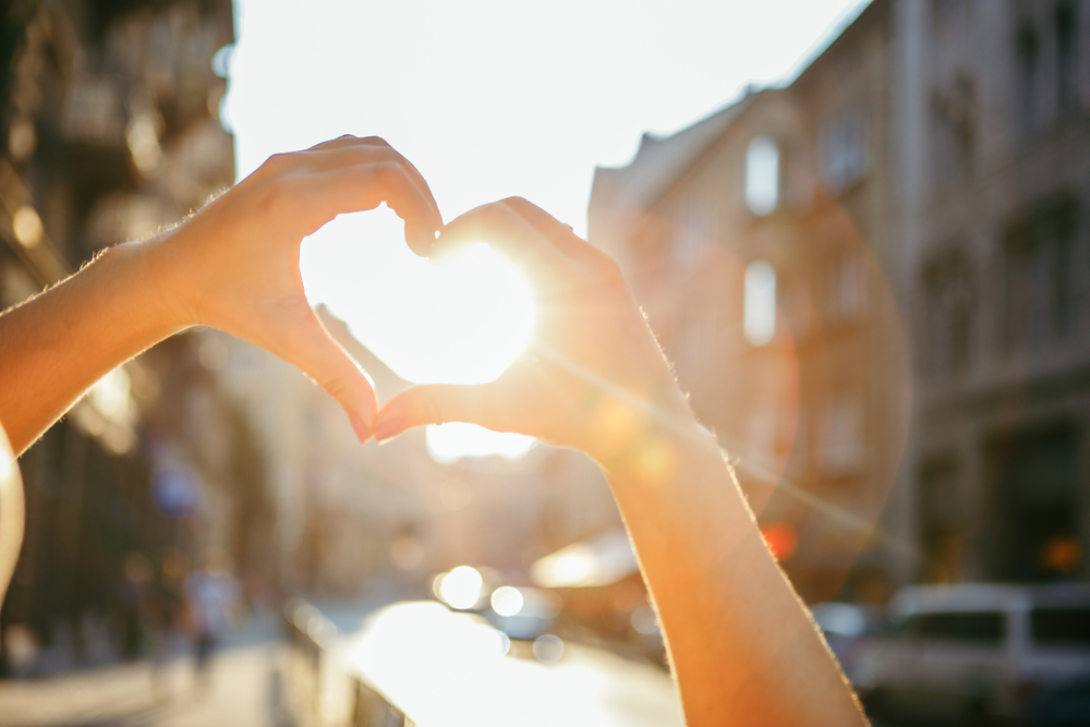 S'aimer : place à l'amour, de soi, des autres, à deux, à trois... l'été est là pour ça !