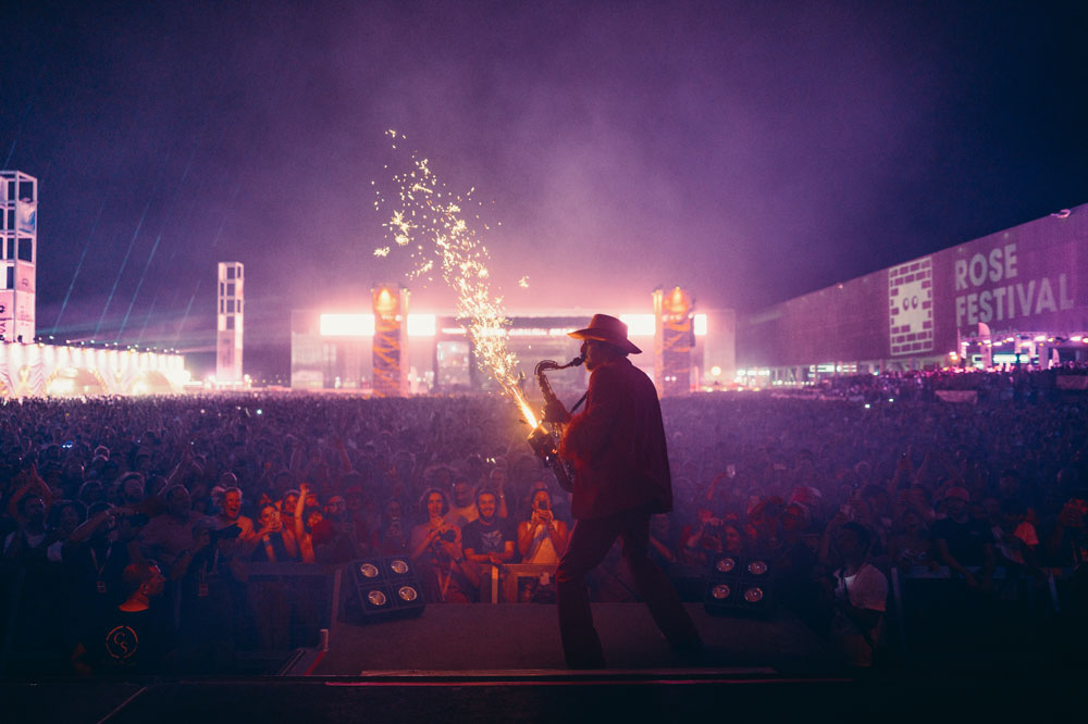 Deluxe s'est produit sur la scène du Rose Festival le 29 août 2024.