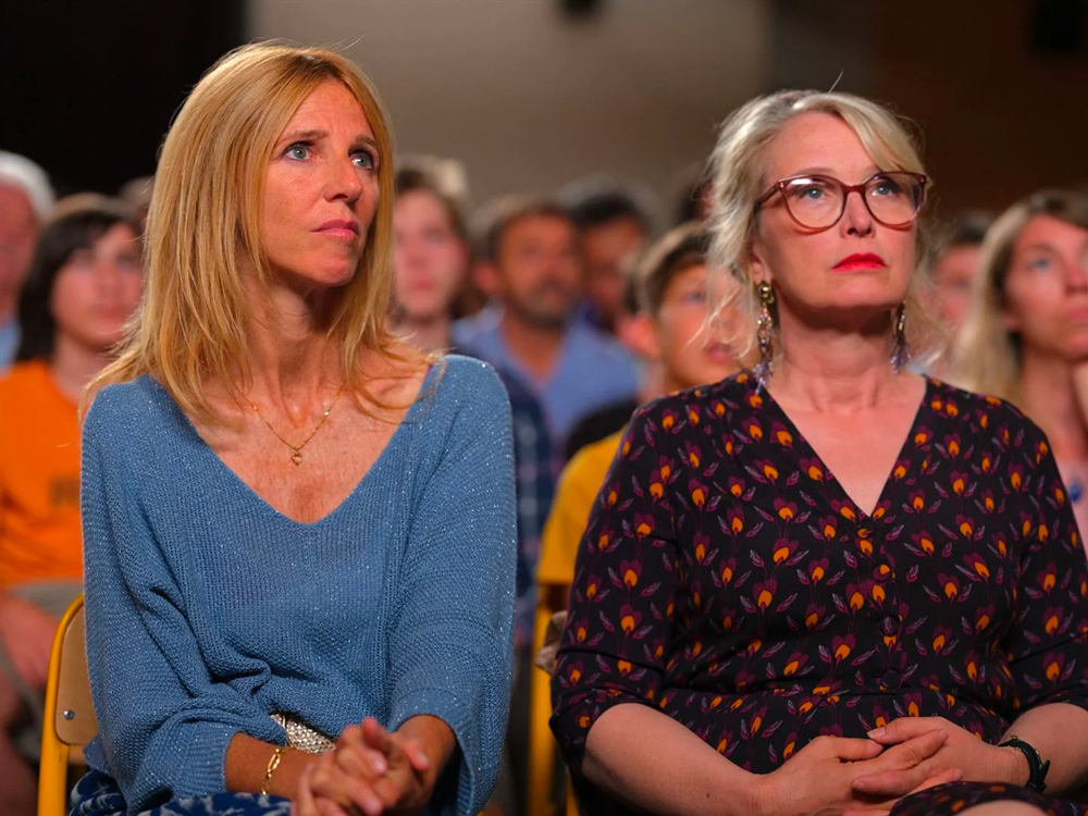 Julie Delpy et Sandrine Kiberlain dans “Les Barbares”.