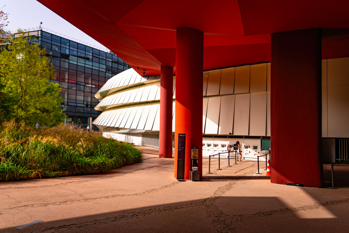 Le musée du quai Branly – Jacques Chirac accueille l'exposition permanente  “Les collections ont leur bande-son”.